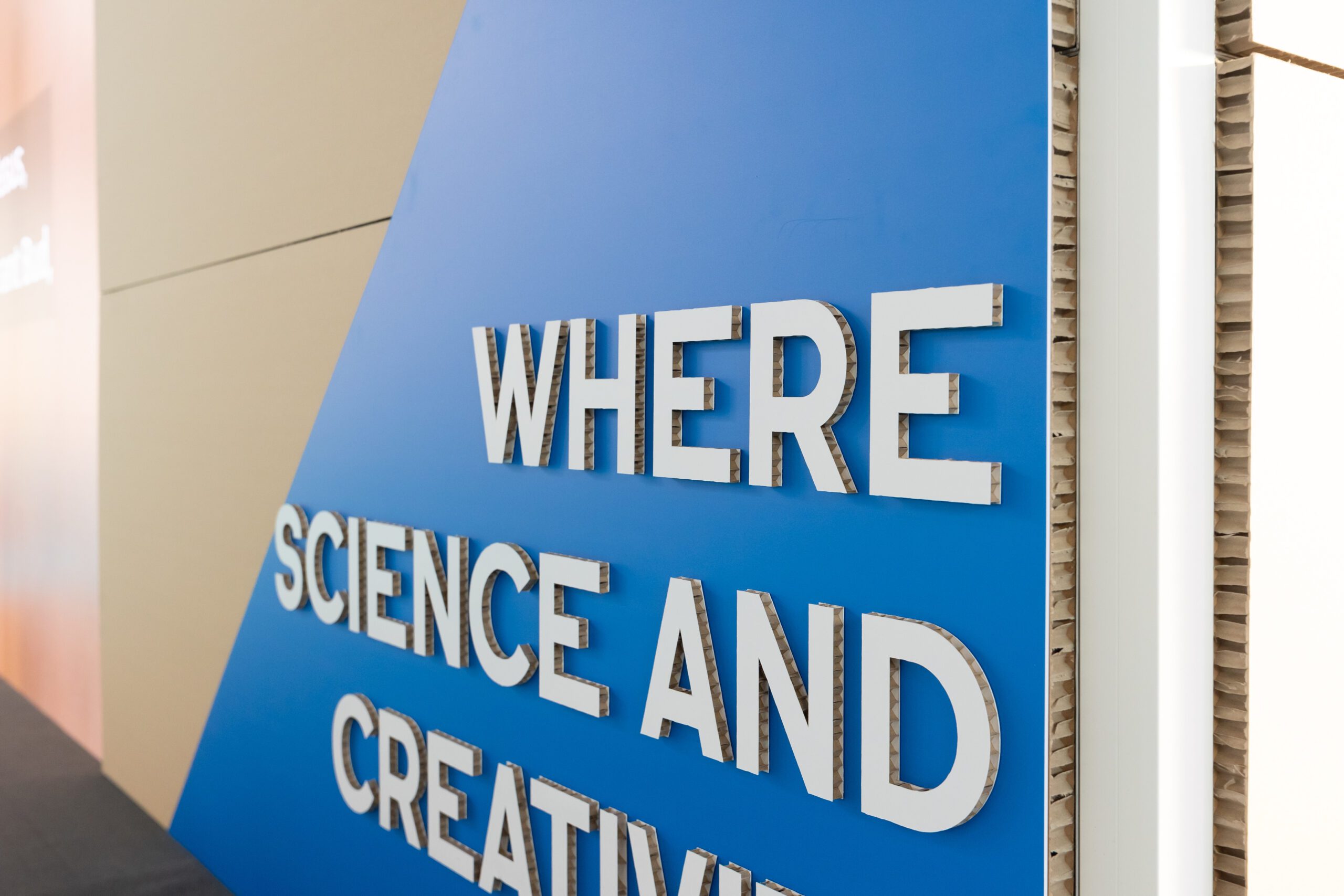 Exhibit-Group_WPC2024_iff_booth_2024_signaletique-scaled.jpg
