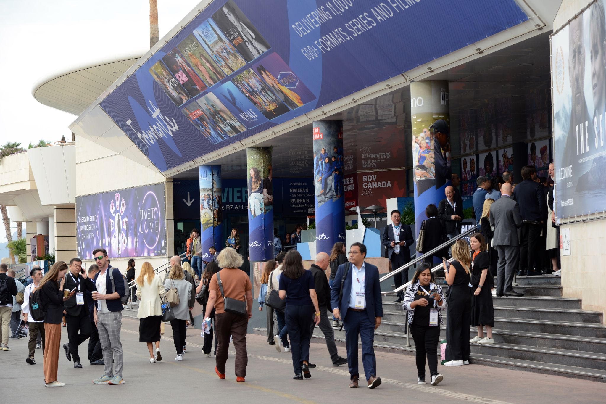 EG-Print_salons-Mipcom_piliers