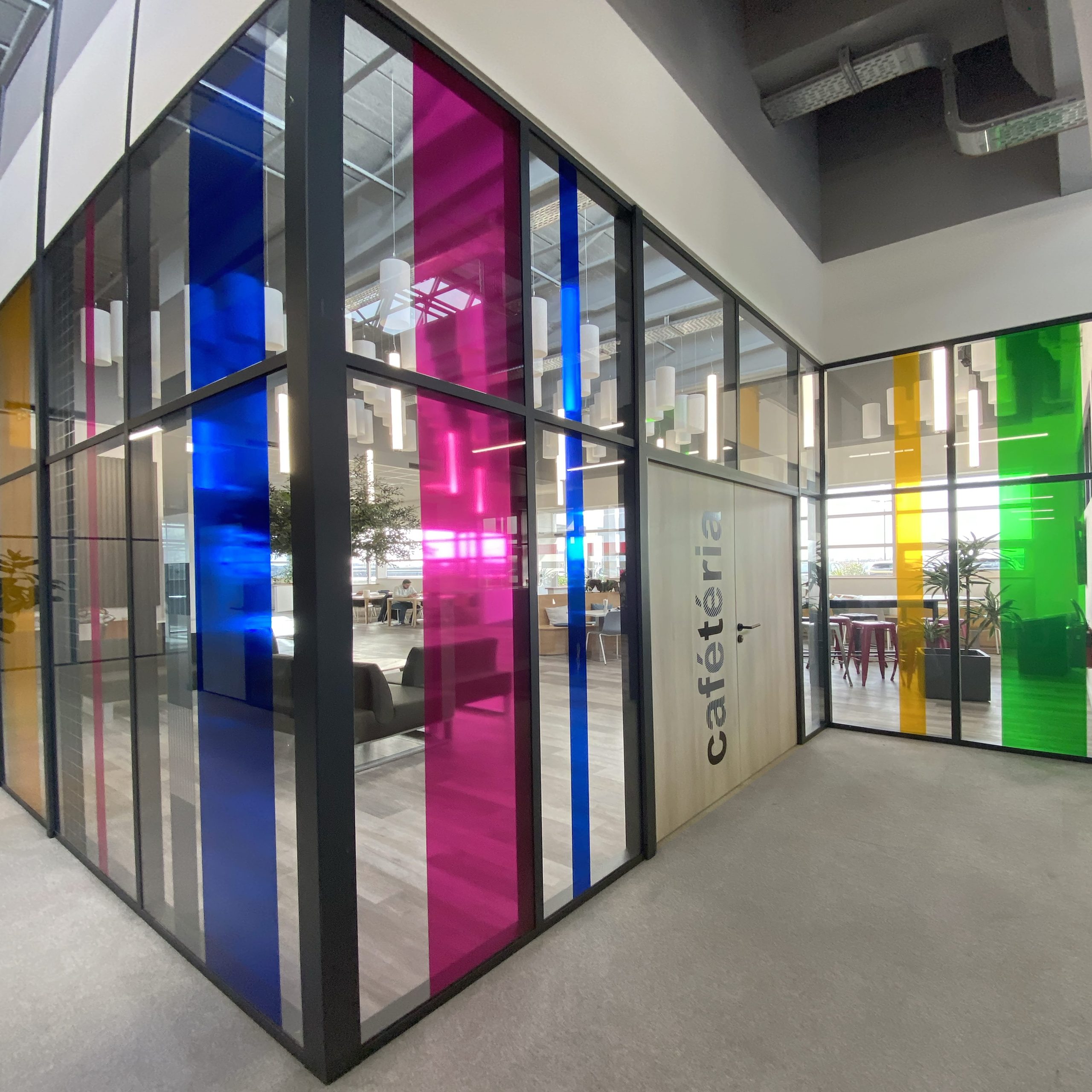 Exhibit-Group_design-espace_vitrophanie_4