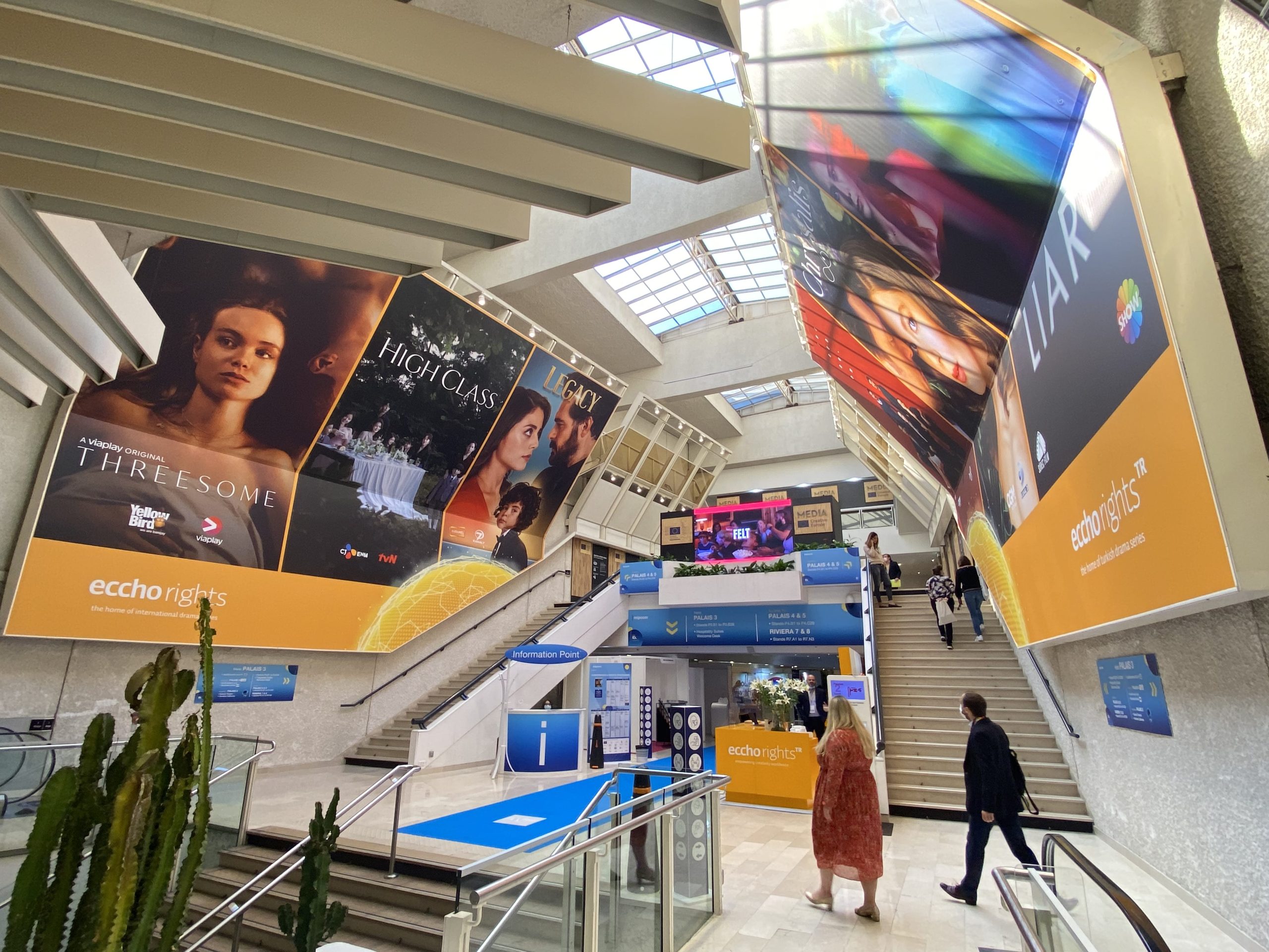 Mipcom_Rue-intérieure-2